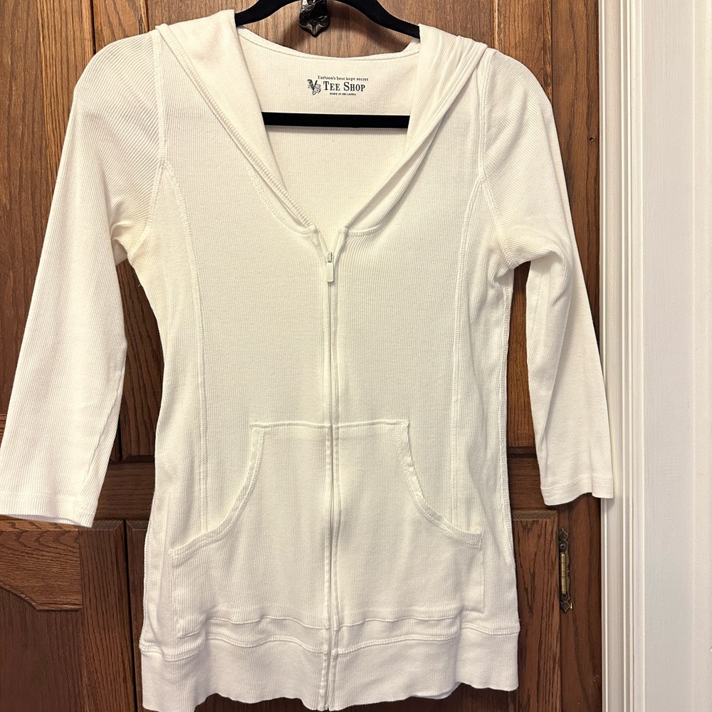 💕Victoria's Secret white Zip-Up Hoodie, never worn.
